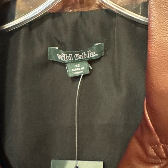 Oversized women’s Wild Fable faux leather vest size XS in burgundy W1 - Picture 4 of 8